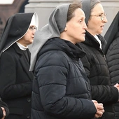 Nowe szafarki otrzymały z rąk ks. Mateusza Kulikowskiego legitymacje upoważniające do wykonywania tej funkcji. Są one ważne przez rok, z możliwością przedłużenia.