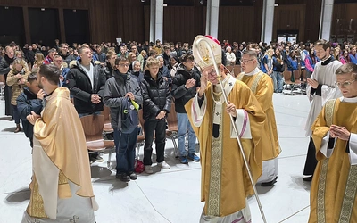 Tegoroczny Diecezjalny Dzień Młodych okazał się frekwencyjnym sukcesem. Na wydarzenie przyjechały zorganizowane grupy ze wszystkich dekanatów, m.in. 150 osób z parafii św. Józefa w Józefosławiu.