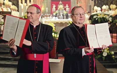 Podpisanie wspólnego oświadczenia hierarchów odbyło się po Mszy św. i było najbardziej wzruszającym momentem obchodów.
