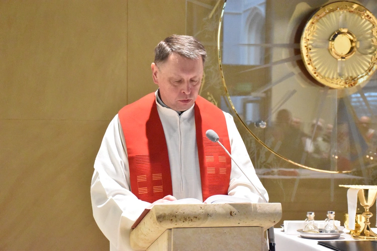 Tam łączą się wszystkie tory ludzkiego życia - odpust w kaplicy na dworcu