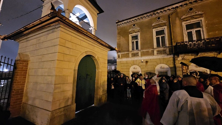 Poświęcenie figury Chrystusa upadającego pod krzyżem u radomskich bernardynów