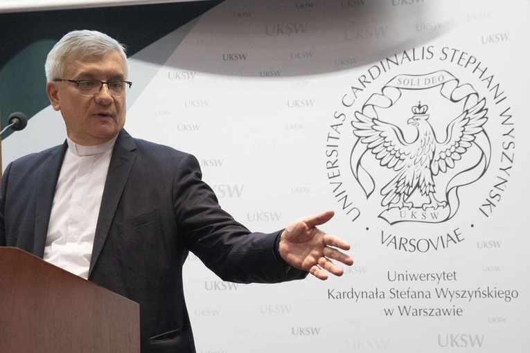 Abp Galbas i bp Stułkowski oczekują wyjaśnień w sprawie reportażu TVN