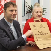 Paczki, świece, kartki, prezenty i inne