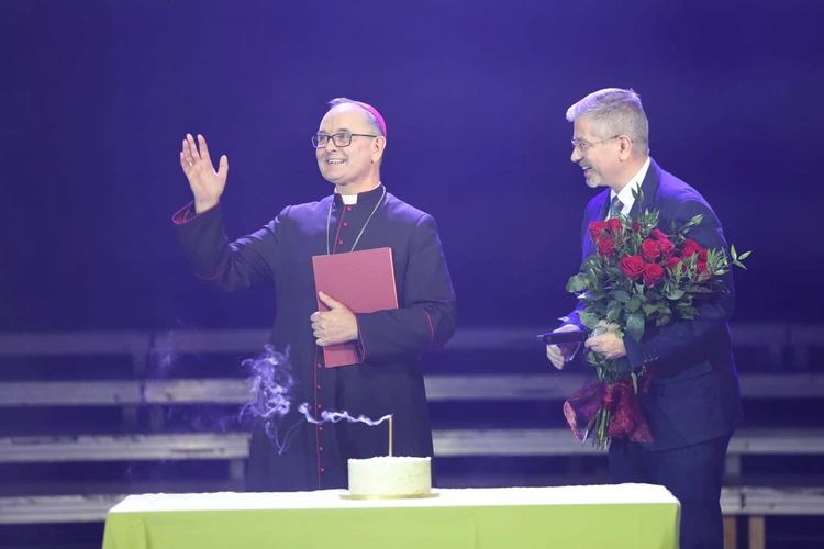 Widowisko "Katedra" w katowickim Spodku