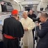 Leon XIV na pokładzie samoloto do Turcji