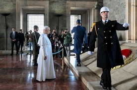 Papież Mauzoleum Mustafy Kemal Atatürka