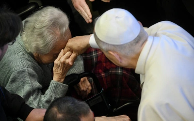 Papież w domu opieki w Stambule