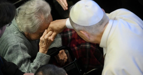 Papież w domu opieki w Stambule