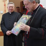 Wigilijna świeca Caritas już płonie