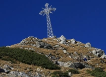 Kiedy decyzja w sprawie oświetlenia krzyża na Giewoncie?