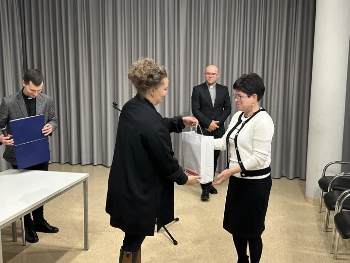 Rozdanie nagród w konkursie "Sto na sto"