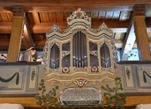Barokowy instrument w Różynach odzyskał głos