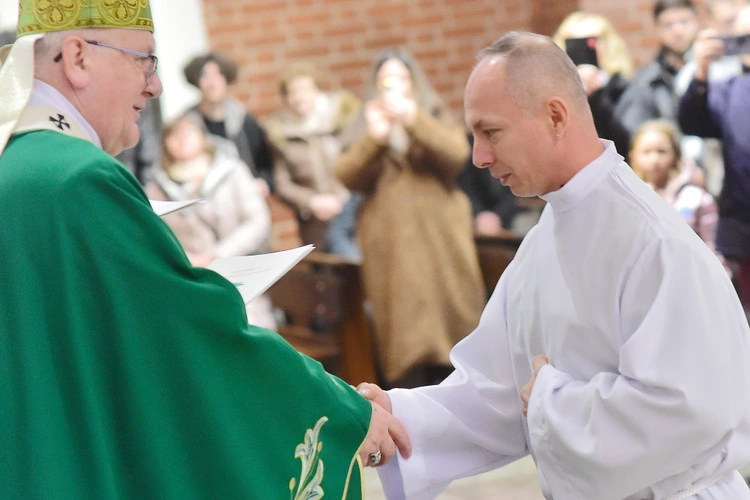 Błogosławieństwo szafarzy nadzwyczajnych Komunii św.