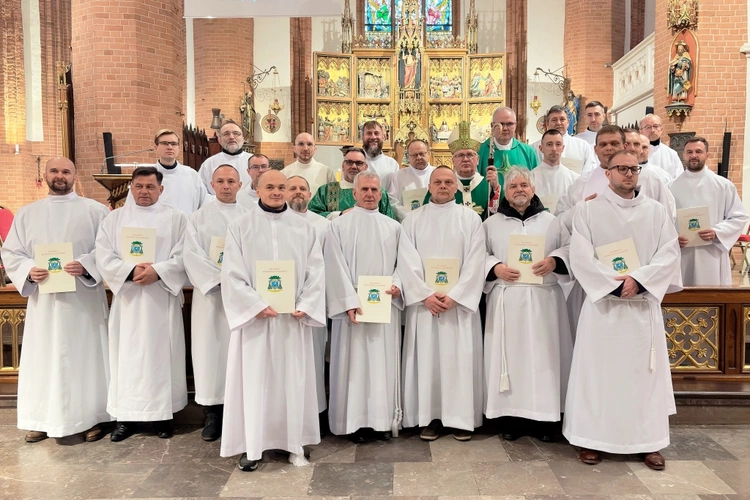 Błogosławieństwo szafarzy nadzwyczajnych Komunii św.