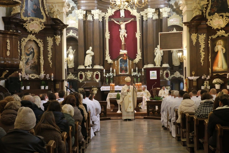 Płock. Ustanowienie nadzwyczajnych szafarzy Komunii św.
