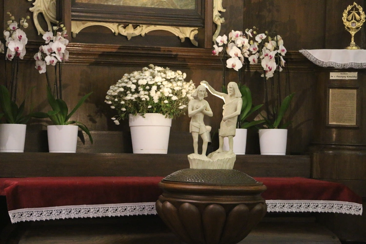 Płock. Ustanowienie nadzwyczajnych szafarzy Komunii św.