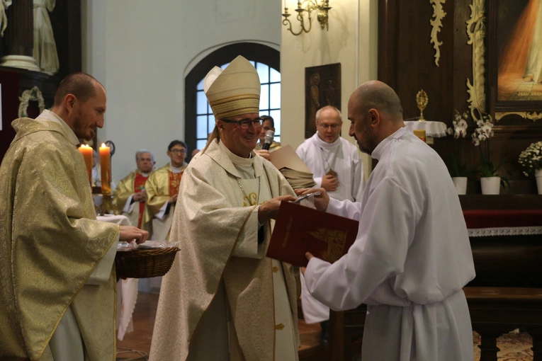 Płock. Ustanowienie nadzwyczajnych szafarzy Komunii św.
