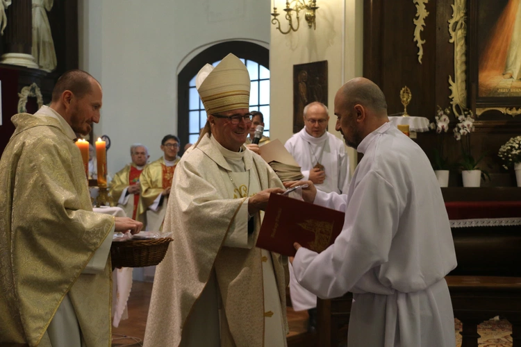 Płock. Ustanowienie nadzwyczajnych szafarzy Komunii św.