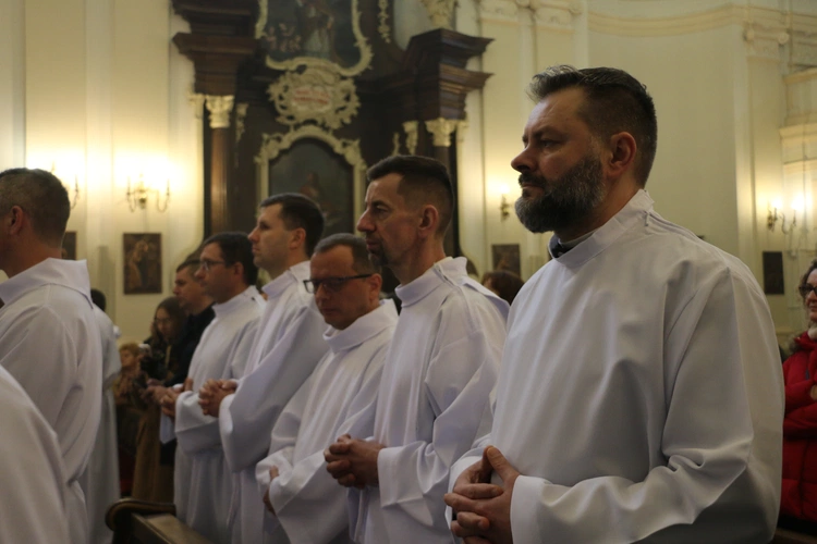 Płock. Ustanowienie nadzwyczajnych szafarzy Komunii św.