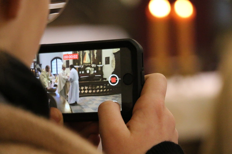 Płock. Ustanowienie nadzwyczajnych szafarzy Komunii św.