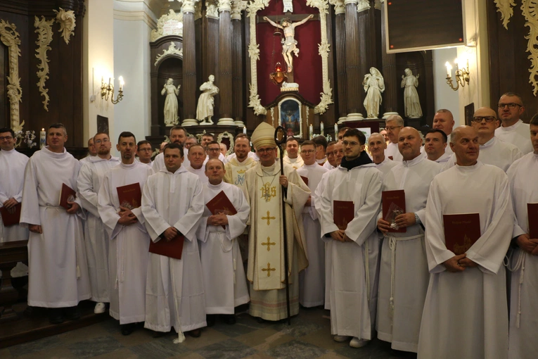Płock. Ustanowienie nadzwyczajnych szafarzy Komunii św.