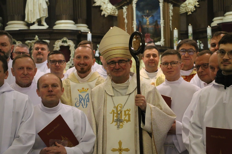 Płock. Ustanowienie nadzwyczajnych szafarzy Komunii św.