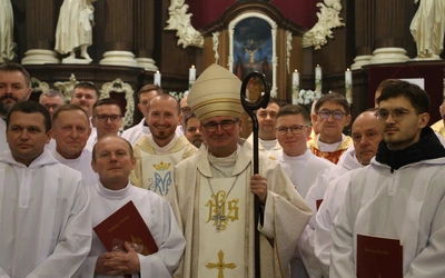 Płock. Ustanowienie nadzwyczajnych szafarzy Komunii Świętej