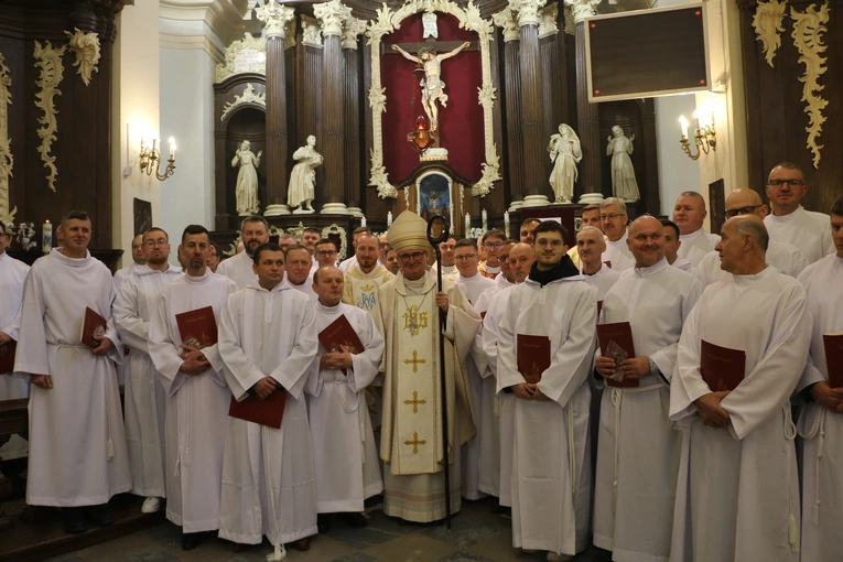Płock. Ustanowienie nadzwyczajnych szafarzy Komunii św.