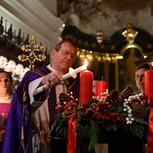 Trzy płomienie rozpoczęły czas czuwania