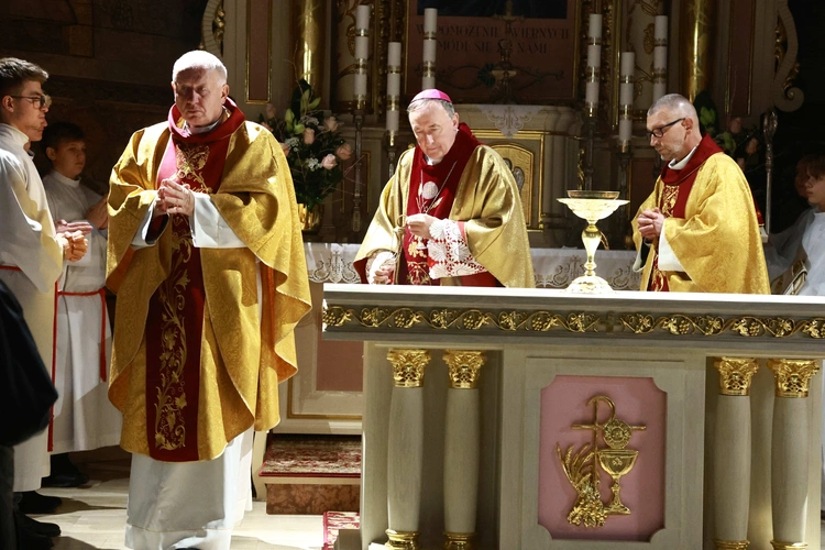 Nowy ołtarz w Polnej