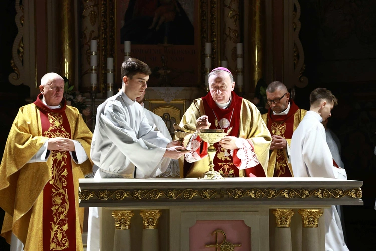 Nowy ołtarz w Polnej