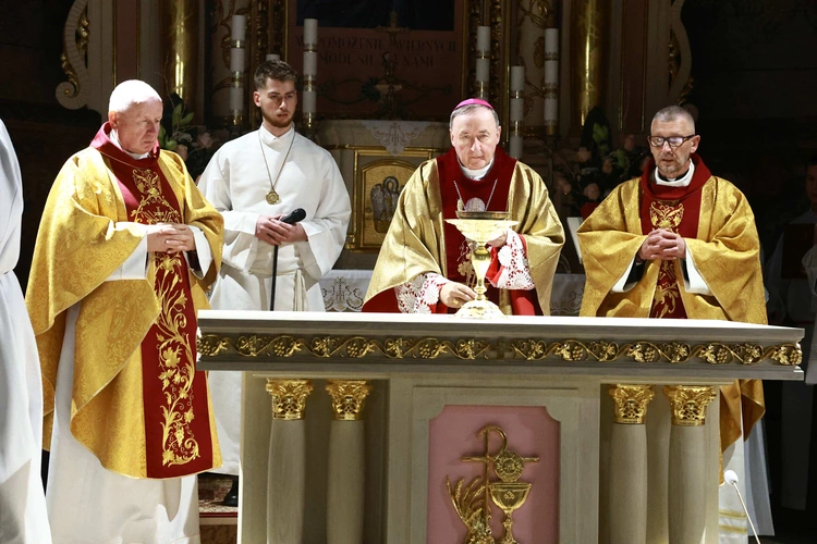 Nowy ołtarz w Polnej