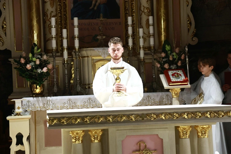 Nowy ołtarz w Polnej