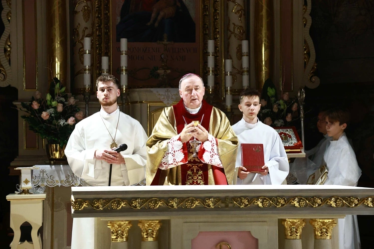 Nowy ołtarz w Polnej