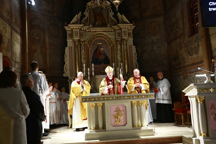 Nowy ołtarz w Polnej