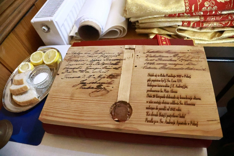 Nowy ołtarz w Polnej