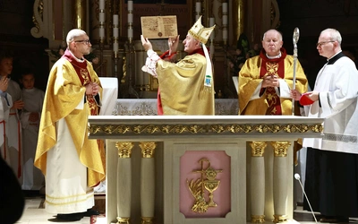 Ołtarz, który łączy niebo z ziemią