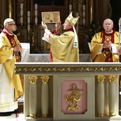 Ołtarz, który łączy niebo z ziemią