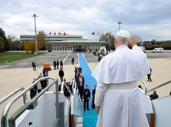 Papież Leon XIV już w Libanie. Powitanie i spotkanie z władzami