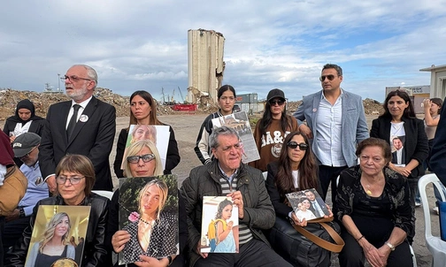 Modlitwa i łzy - Papież w miejscu wybuchu w porcie w Bejrucie