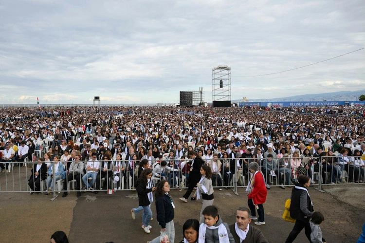 Narody domagają się pokoju! – wołanie Papieża w Libanie