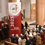 Krzyż z głogowskiej kolegiaty poświęcony