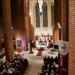 Krzyż z głogowskiej kolegiaty poświęcony