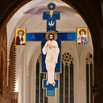 Krzyż z głogowskiej kolegiaty poświęcony