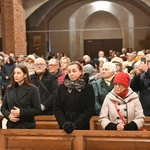 Krzyż z głogowskiej kolegiaty poświęcony