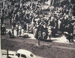 Komuniści próbowali stworzyć w Polsce „miasto bez Boga”. Po 1960 roku musieli odpuścić