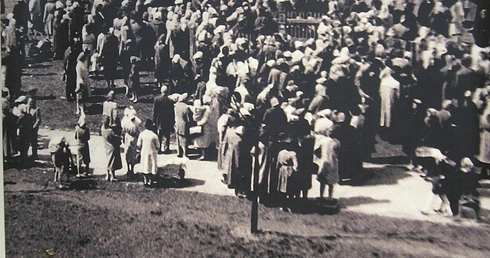 Komuniści próbowali stworzyć w Polsce „miasto bez Boga”. Po 1960 roku musieli odpuścić