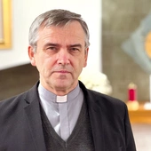 Ks. Krystian Piechaczek odpowiada za nadzwyczajnych szafarzy w diecezji gliwickiej. 