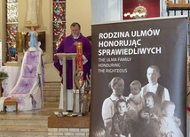 Mszy św. przewodniczył proboszcz o. Wiesław Faron SJ.
