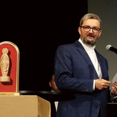 Ks. Piotr Hoffmann wraz z kapitułą nagrody czekają na zgłoszenia kandydatur.